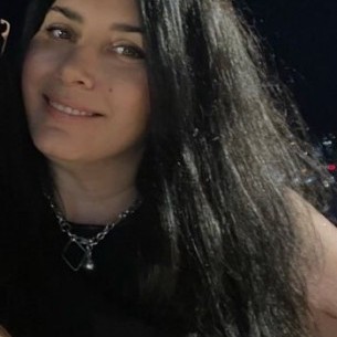                     Magda                